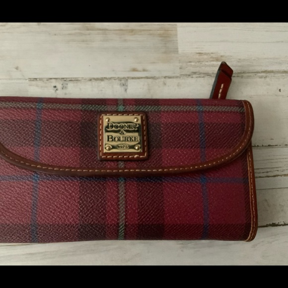 Dooney and Bourke wallet - Picture 1 of 3